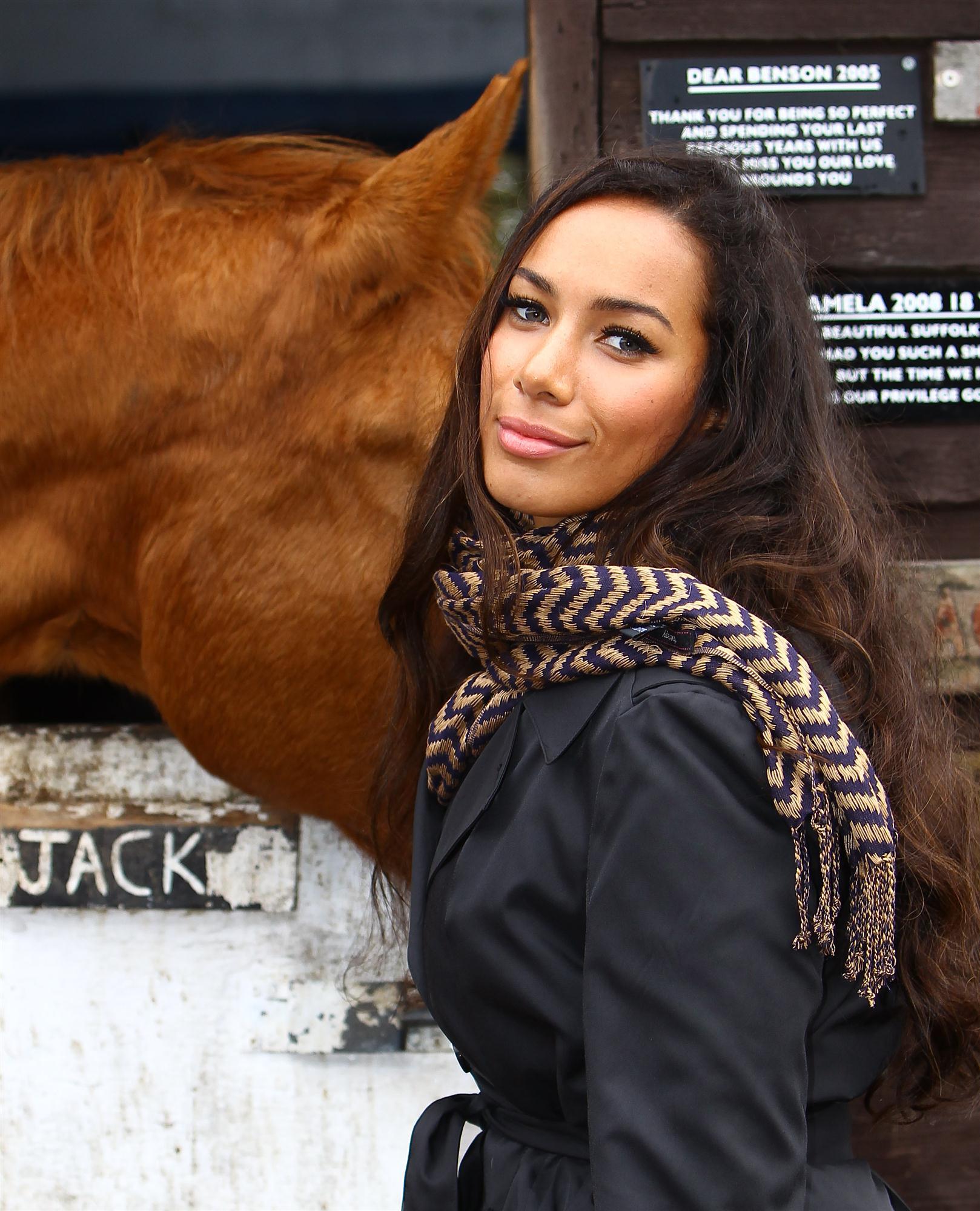 Leona Lewis visits the Hopefield Animal Sanctuary - Photos | Picture 98772